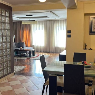 Alquiler de un espacioso apartamento de 3 habitaciones, 125 m², centro de la ciudad, Belgrado, Serbia